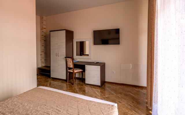 Lenivy Tyulen Guest House