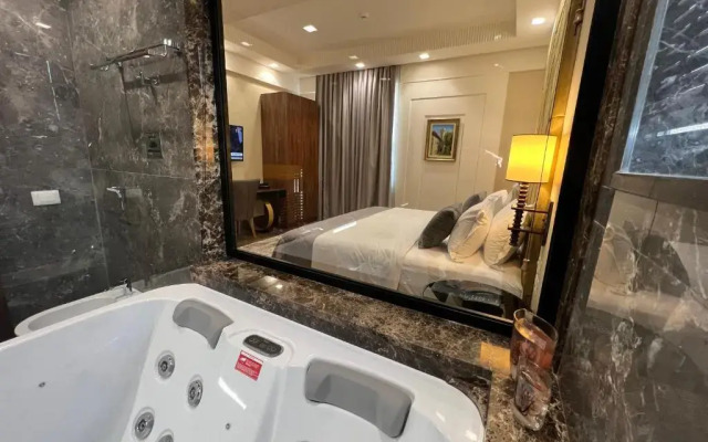 Golden Palace Hotel