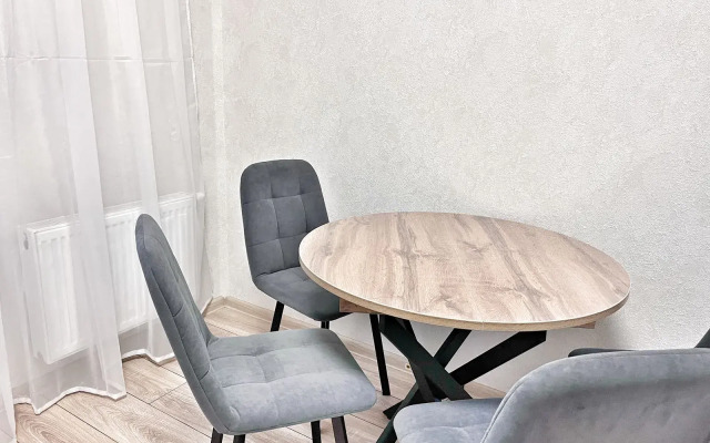 Yelena Zhk Ozerki Flat