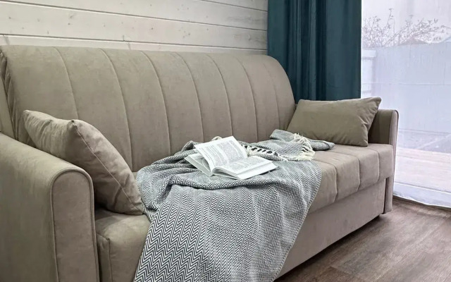 Частный дом в тихом районе города со своей парковкой