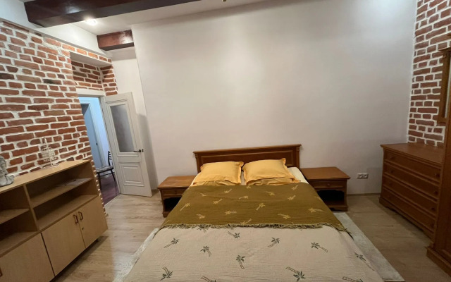 Апартаменты Логово Румс Пятиместные