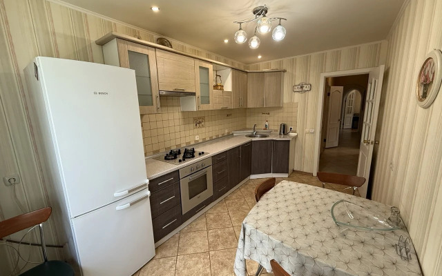 Квартира Трехкомнатная с балконом