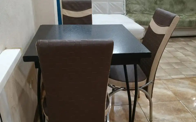 Uyutnaya trekhkomnatnaya na Tulaka Flat