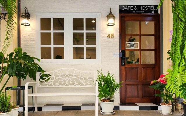 Hostel Noir Cafe and Hostel Chinatown Bangkok