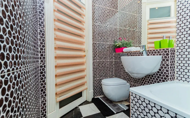 Квартира совpемeннaя тpеxкомнатная