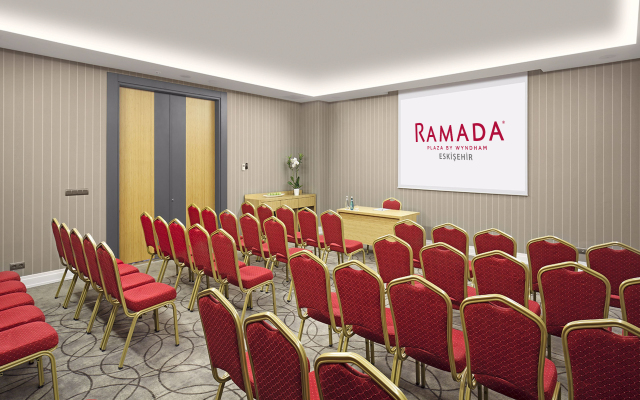 Отель Ramada Plaza by Wyndham Eskisehir