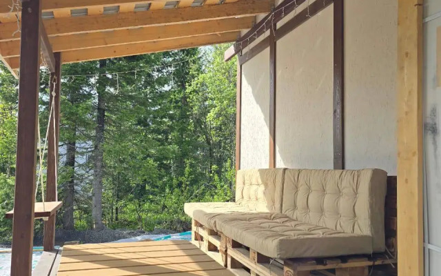 V Sheregeshe Private house