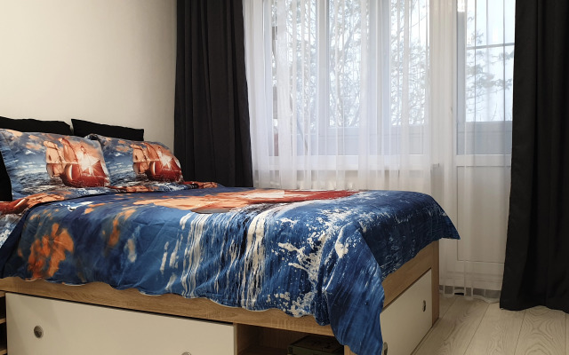 Malyshka Nika Flat