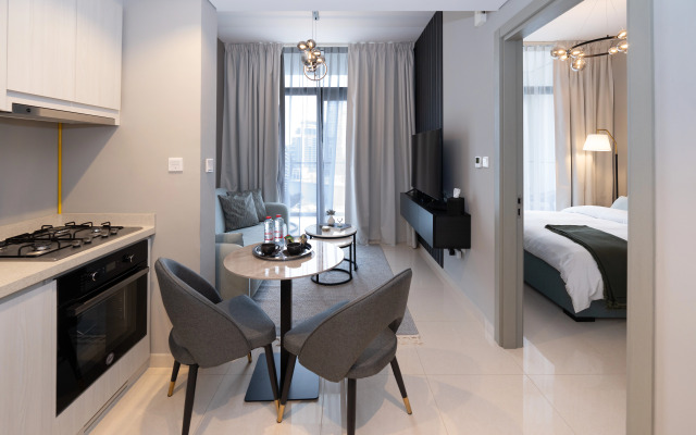 Keyrock Living Zada Tower Luxury Pool & Gym Apartments