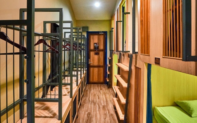 Prince Theatre Heritage Stay Hostel - Silom
