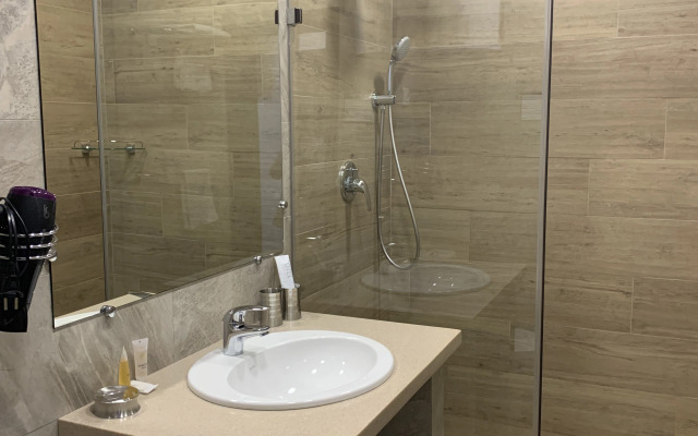 Отель Red Fox на Взлётной 2е