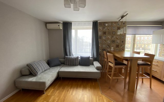 W-Aprt Kytuzova 43 Apartments