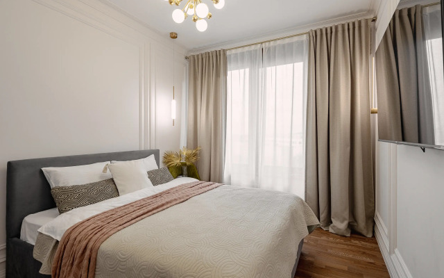Yevro Dvushka S Dizaynerskim Remontom Shosse Entuziastov Flat