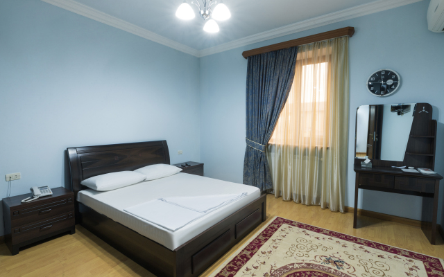 La Defense Yerevan Hotel