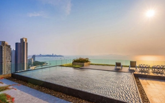 Riviera Wongamat Beach Apartments
