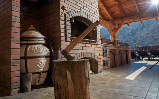 Kedr 760, 5 spalen, 12 gostej s Bassejnom i Banej Chalet