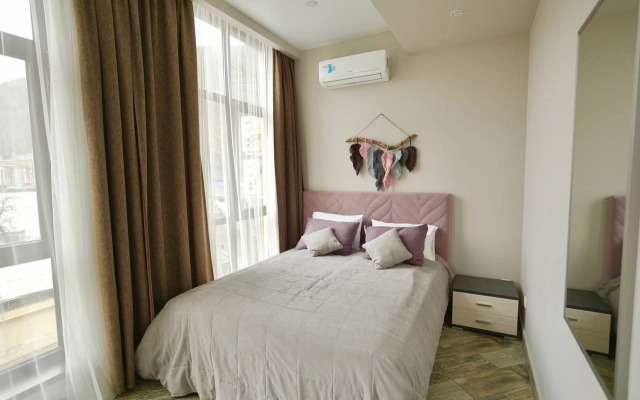 Квартира Огромная трехкомнатная квартира напротив подъемника