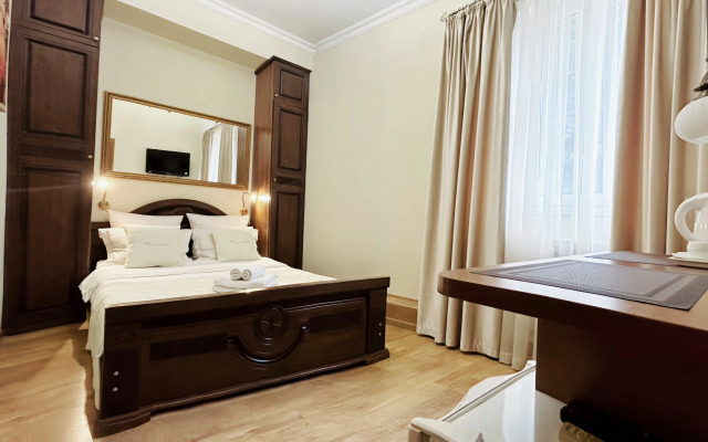 Living Quarters Elizaveta Na Ul.Ostrovskogo 25