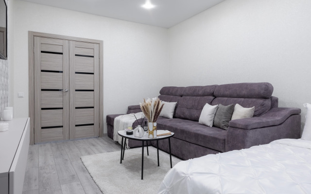 Komfort Na Adelya Kutuya Apartment