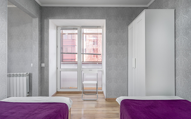 U Kazanskogo Kremlya Flat