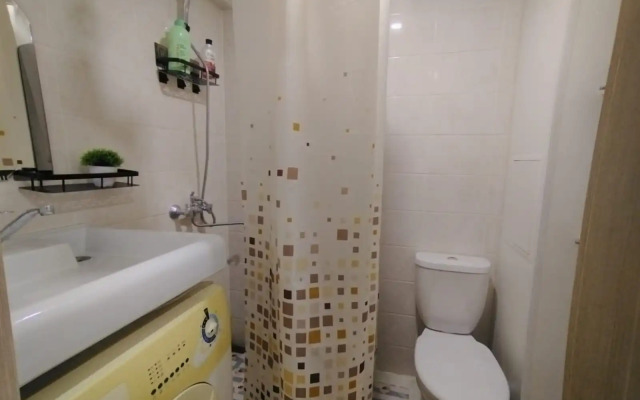 Komfortabelnaya 1-K Kvartira Na Mongore Flat