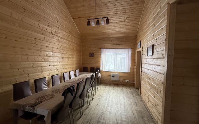 Частный дом на берегу озера