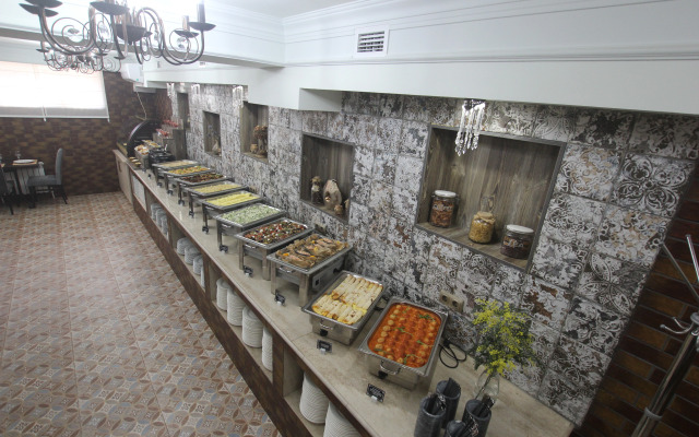 Aura Hotel