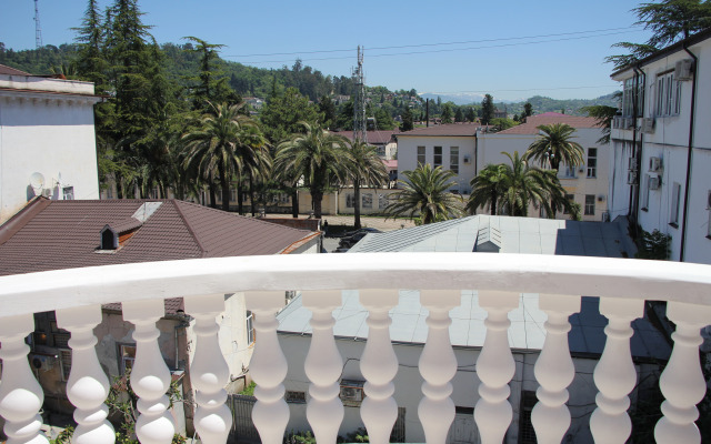 Lara Hotel