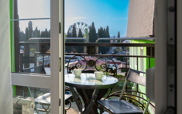 Red Apartments Art Layt Konan Apartments