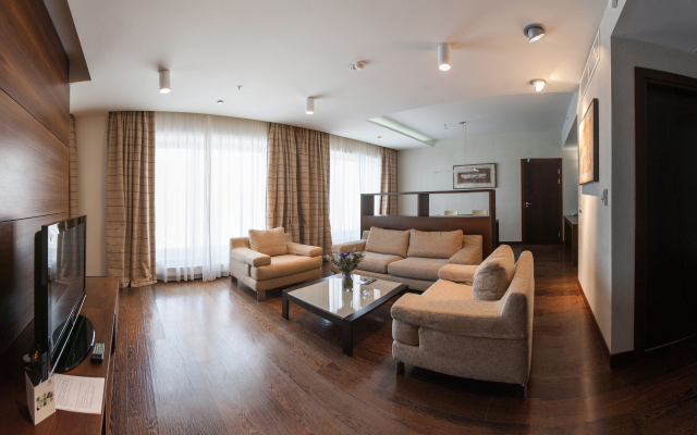 HolidayHall Samara Hotel