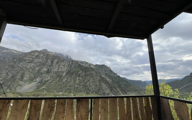 Sky House Yeghegis by Arkouda Hotel