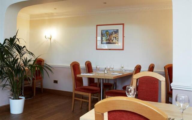 Consort Hotel
