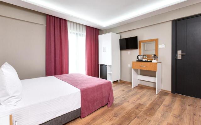 Ria Suites Hotel