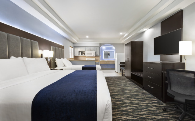 Days Inn & Suites by Wyndham Houston Hobby Airport