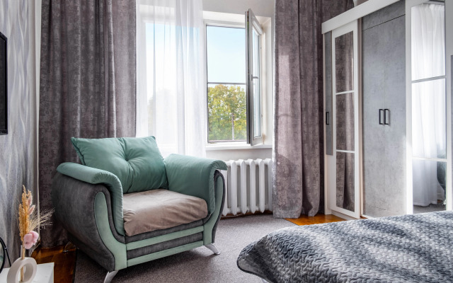 Sutkiru V Razvitom Zhilom Mikrorayone Flat