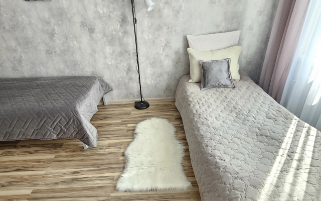 Dvukhkomnatnaya  U Razliva V Sestroretske Flat
