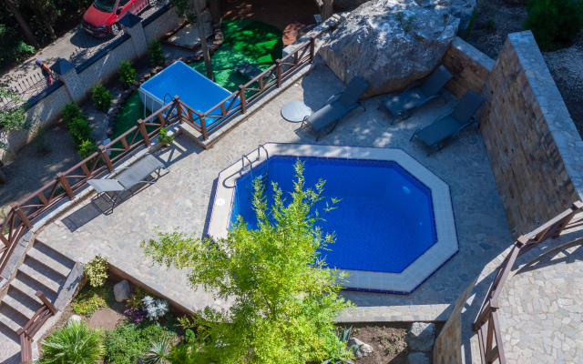 Discovery Eco-Hotel