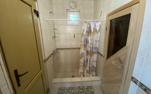 Частный дом 301 на Горького 63