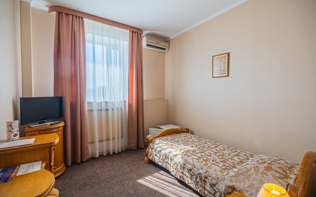 Saratovskaya Hotel