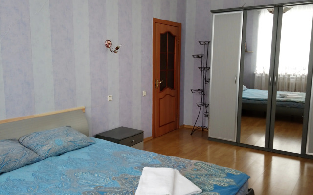 Апартаменты Квартирный Вопрос на Суворова 10