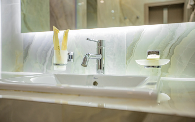 SL Luxury Hotel