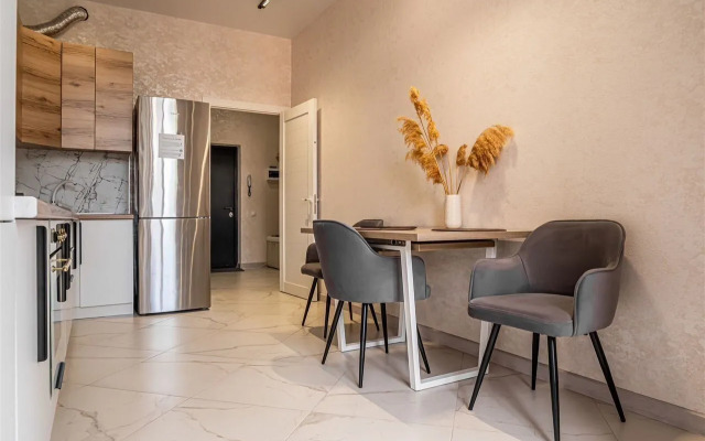 S Sovremennym Remontom Flat