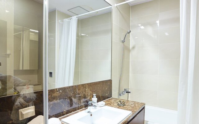 Luxury One Bedroom HighWill Apartments