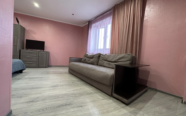 Na Proyezde Sharapovskiy 2 Flat