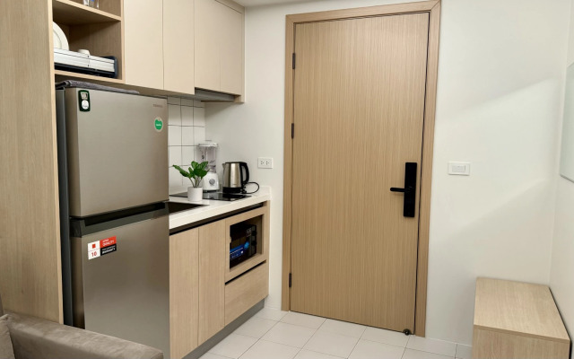 Milaya s Basseynom Ryadom s Morem Flat