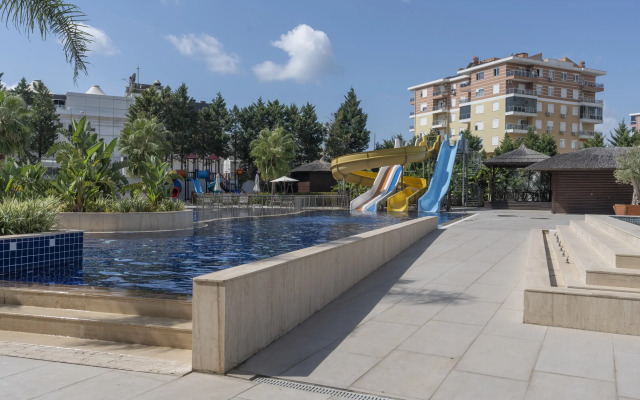 Апартаменты Maxi Sirius Town