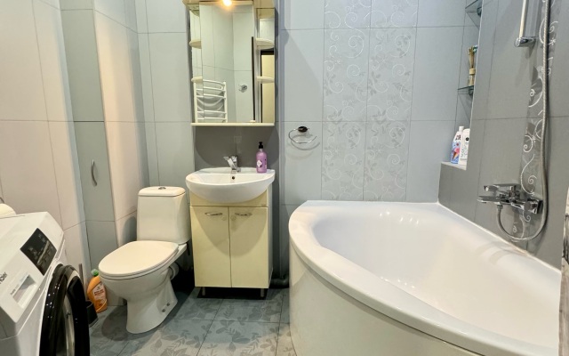 Royal Green Apartment U Korolevskikh Vorot Flat