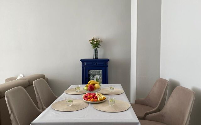Prostornye Dvukhkomnatnye Indigo Apartments