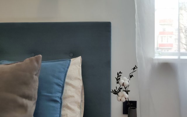 U Ozera Shlosstaykh Zamkovyy Prud Apartments