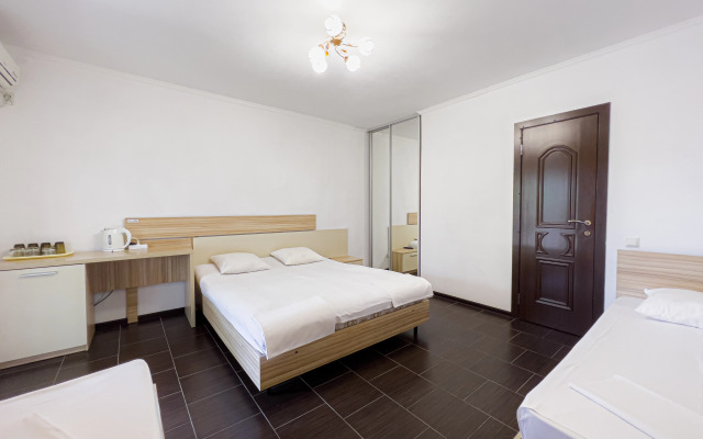 Delfin na Chernomorskoy Guest House